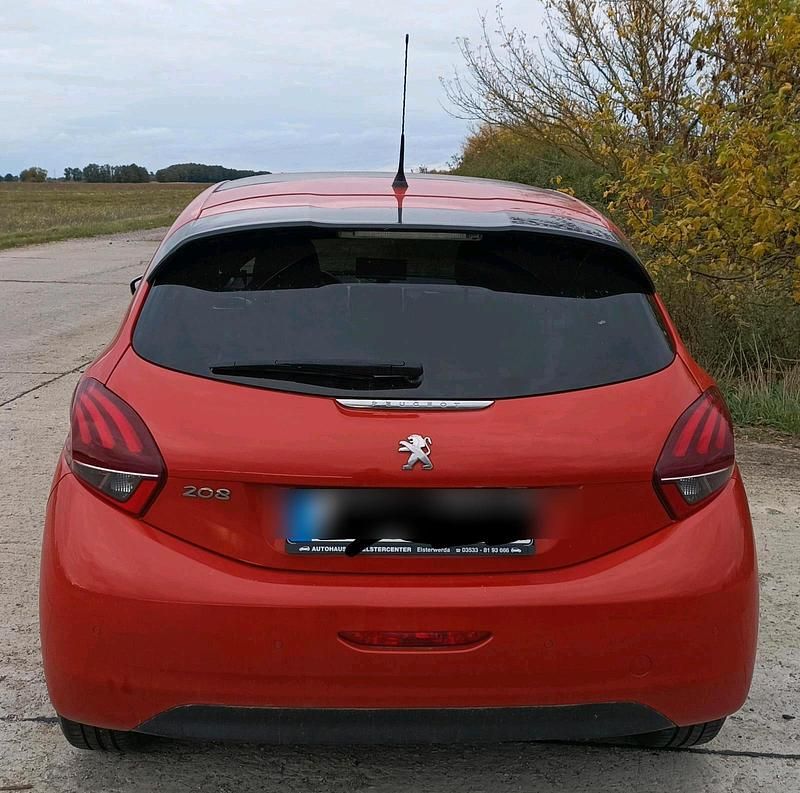 Orange Gebraucht 2018 Peugeot 208 Style Kleinwagen | 8.290 € (Guter Preis) - Bild 1/4