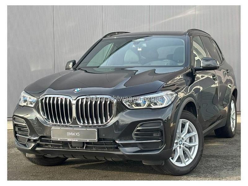 Gebraucht BMW X5 286 PS (210 kW) 2022  black sapphire (metallic) SUV