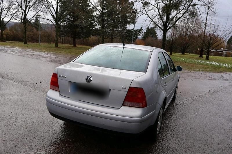 Gebraucht VW Bora 101 PS (74 kW) 1998 Silber Limousine