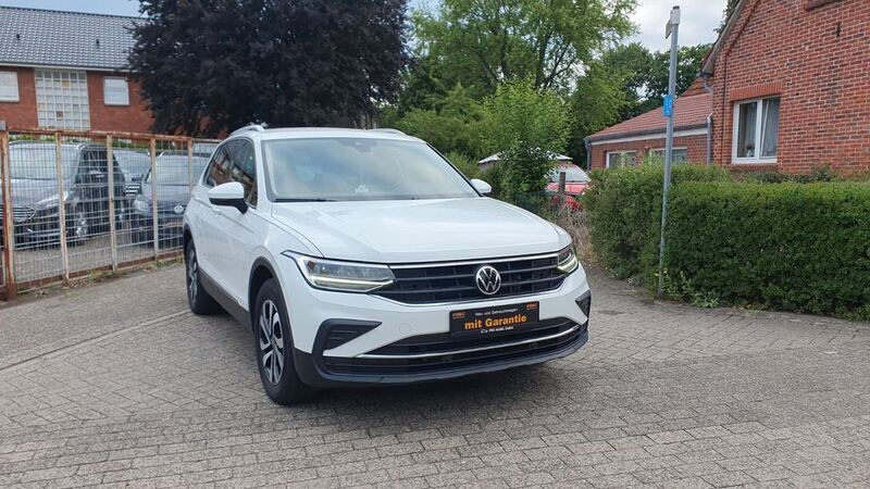 Gebraucht VW Tiguan Active 150 PS (110 kW) 2021 Weiß SUV