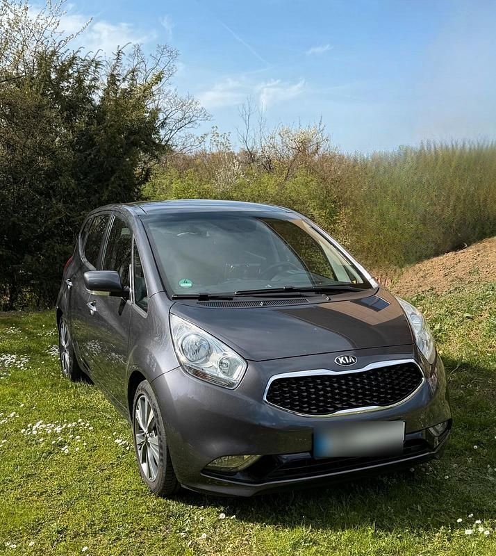Gebraucht Kia Venga Platinum 128 PS (94 kW) 2015 Grau Kleinwagen