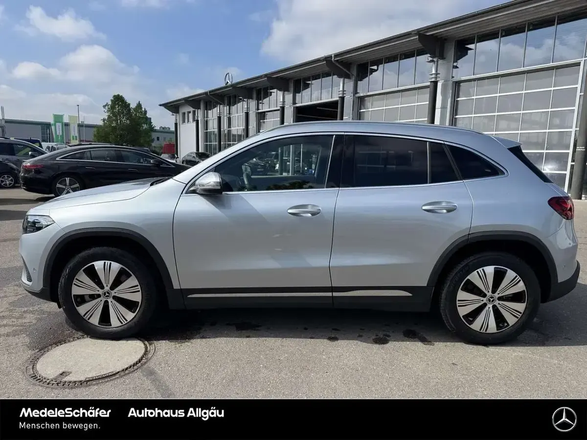 Second-hand Mercedes EQA250 Progressive 150 kW (204 CP) 2025 Argintiu SUV