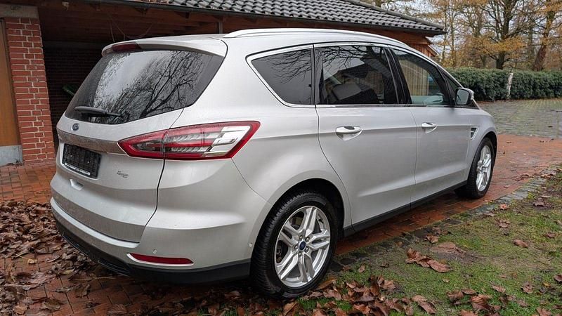 Gebraucht Ford S-MAX S 160 PS (117 kW) 2018 Silber Van / Kleinbus