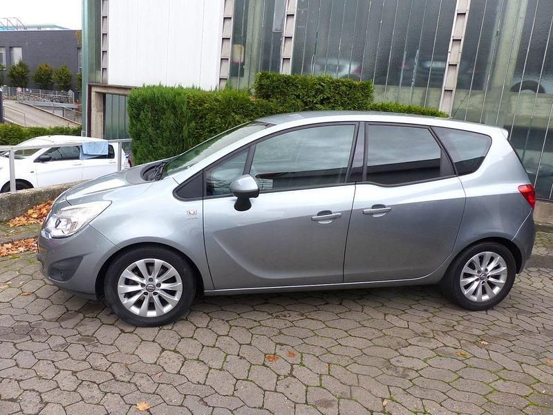 Grau Gebraucht 2013 Opel Meriva Active Van / Kleinbus | 8.350 € (Fairer Preis) - Bild 1/4