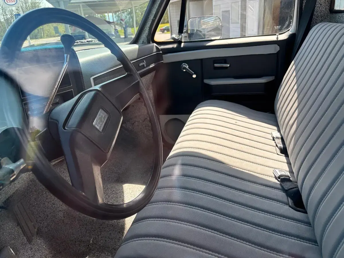 Używany Chevrolet C20 1985 Szary Pickup