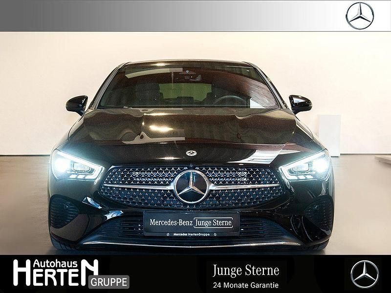 Gebraucht Mercedes CLA180 Progressive 136 PS (100 kW) 2024 Kosmosschwarz Limousine