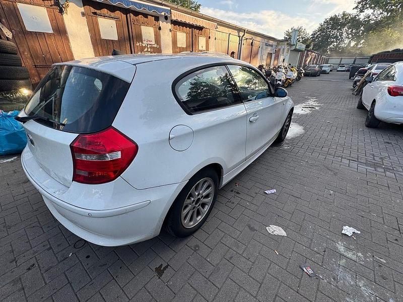 Weiß Gebraucht 2008 BMW 116 Kleinwagen | 1.800 € (Guter Preis) - Bild 1/4