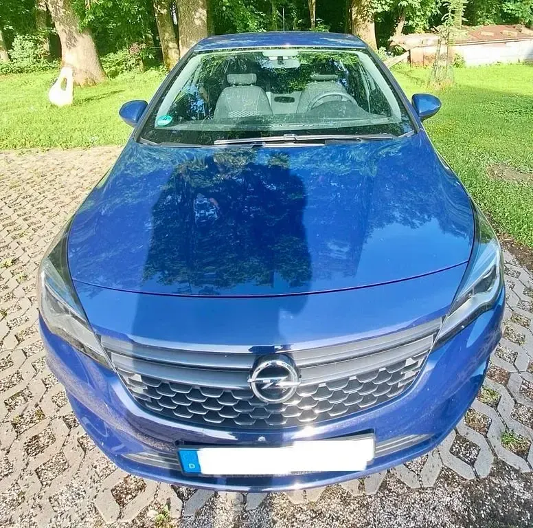 Gebraucht Opel Astra Edition 105 PS (77 kW) 2016 Blau Limousine
