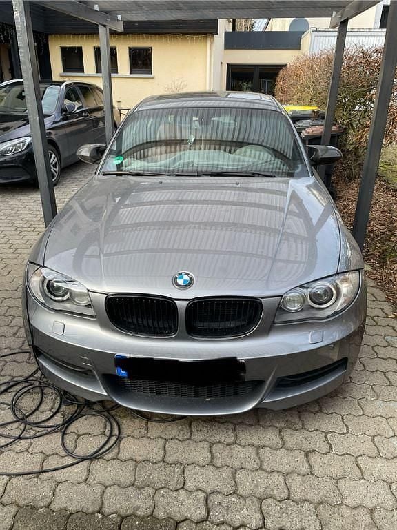 Grau Gebraucht 2009 BMW 135 Performance Kleinwagen | 17.000 € (Superpreis) - Bild 1/4
