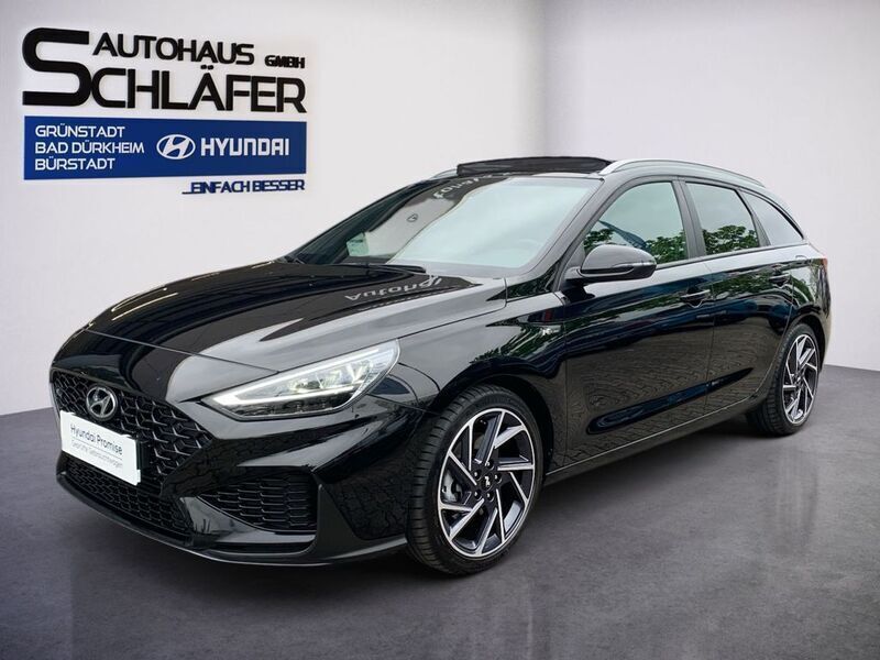 Abyss black / mic Gebraucht 2024 Hyundai i30 N Line Kombi | 28.480 € (Etwas zu teuer) - Bild 1/4