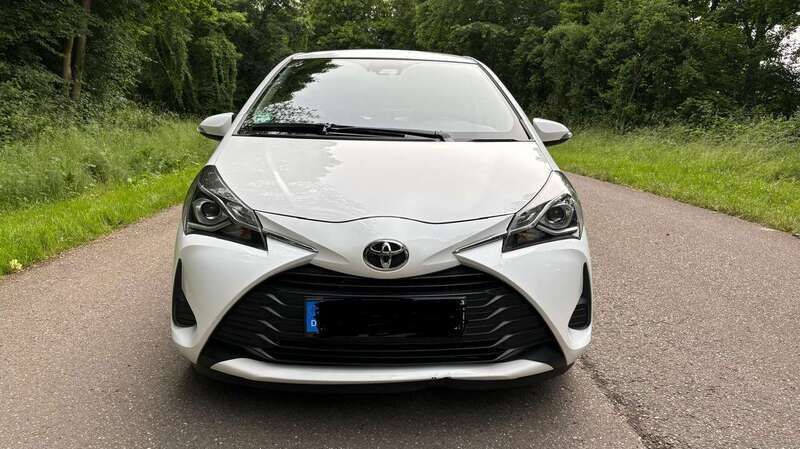Gebraucht 2020 Toyota Yaris Comfort Limousine | 8.100 € (Guter Preis) - Bild 1/4