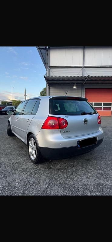 Silber Gebraucht 2009 VW Golf VI Kleinwagen | 4.000 € (Guter Preis) - Bild 1/4