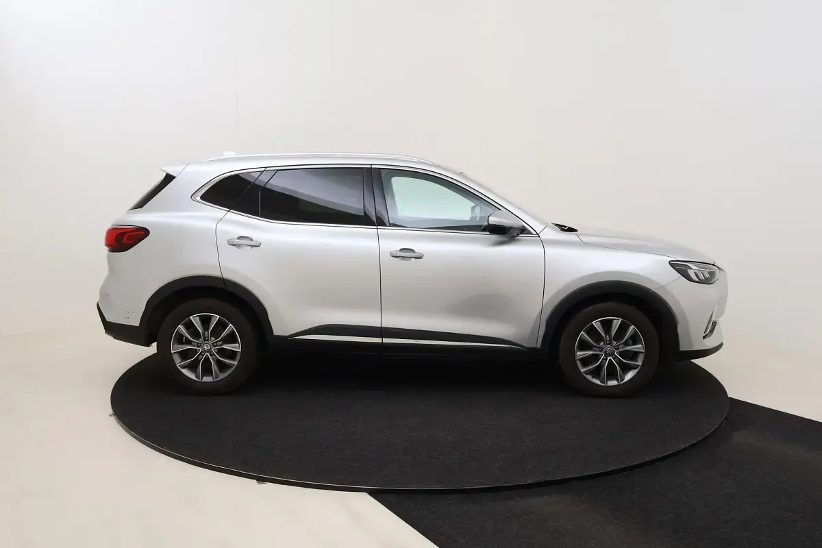 Gebraucht MG HS Comfort 162 PS (119 kW) 2024 Medal silver SUV