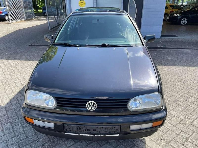 Schwarz Gebraucht 1996 VW Golf III Limousine | 2.800 € (Etwas zu teuer) - Bild 1/4