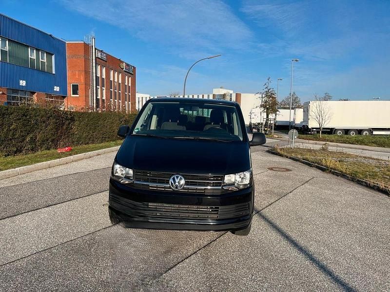 Schwarz Gebraucht 2017 VW Multivan Van | 25.900 € (Etwas zu teuer) - Bild 1/4