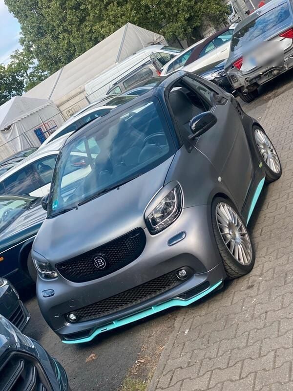 Grau Gebraucht 2017 Smart ForTwo Cabrio Brabus Cabrio | 12.990 € (Fairer Preis) - Bild 1/4