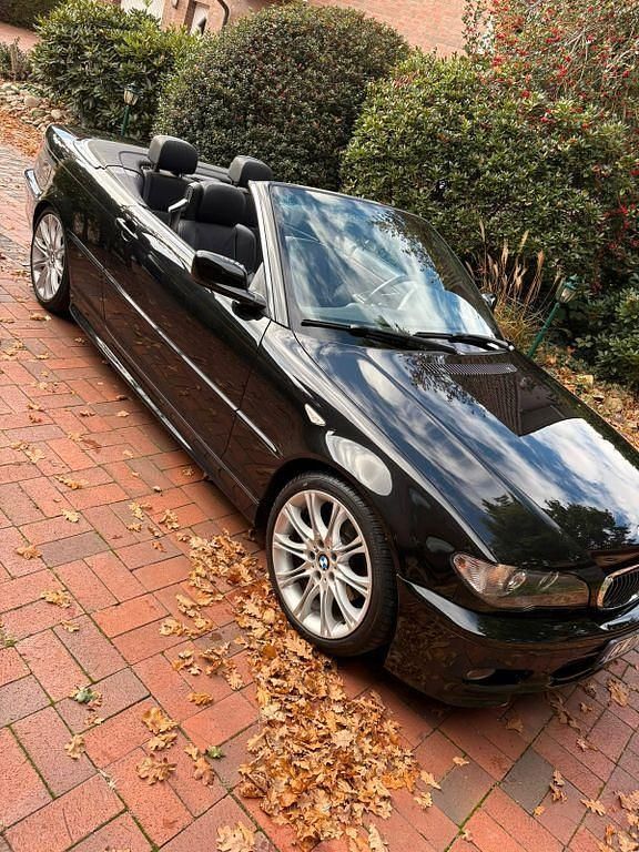Schwarz Gebraucht 2004 BMW 320 Cabriolet M Sport Cabrio | 10.900 € (Fairer Preis) - Bild 1/4