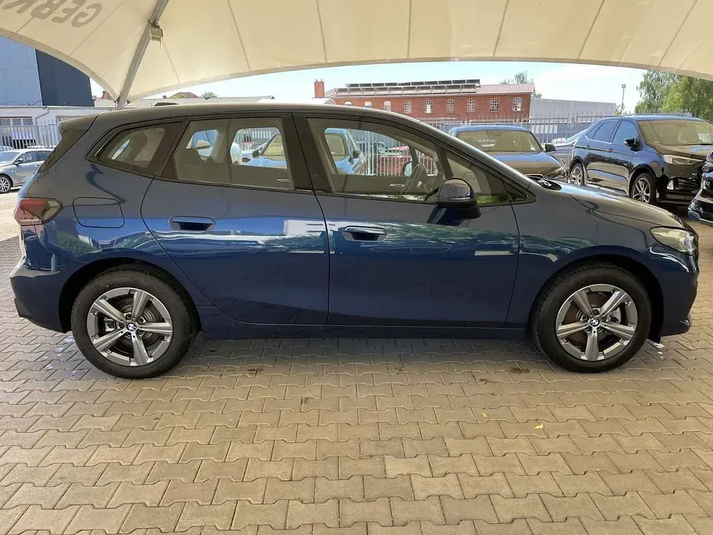 Gebraucht BMW 220 170 PS (125 kW) 2025 Blau Van / Kleinbus