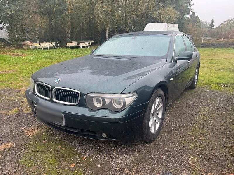 Grün Gebraucht 2004 BMW 735 Limousine | 2.700 € - Bild 1/4
