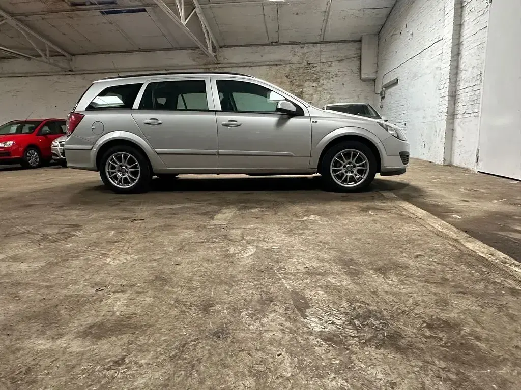 Gebraucht Opel Astra 125 PS (91 kW) 2007 Silber Kombi