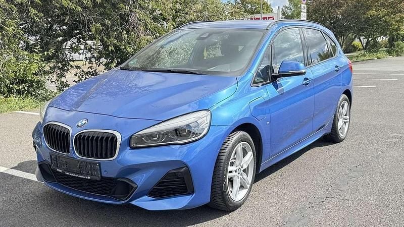 Blau Gebraucht 2018 BMW 225 M Sport Van / Kleinbus | 14.490 € (Superpreis) - Bild 1/4