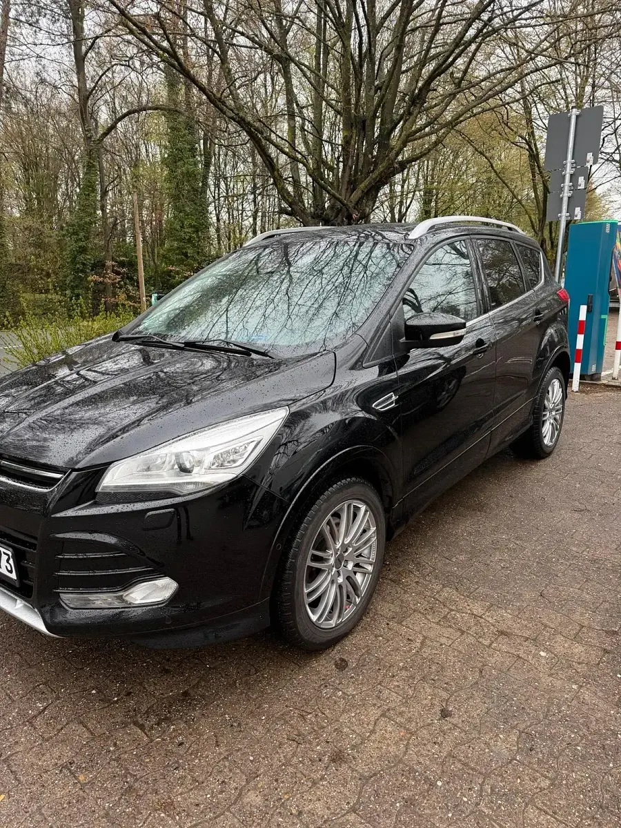Używany Ford Kuga 180 KM (132 kW) 2016 Czarny SUV