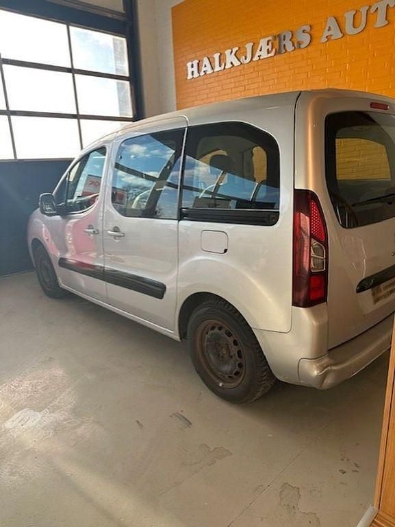 Gebraucht Citroën Berlingo Tendance 92 PS (67 kW) 2014 Grau Van / Kleinbus