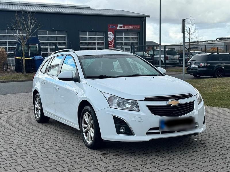 Gebraucht Chevrolet Cruze LS 124 PS (91 kW) 2012 Weiß Kombi