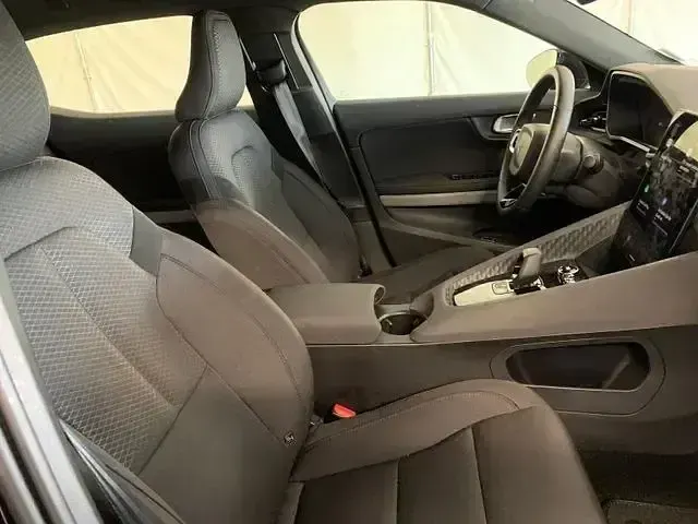 Gebraucht Polestar 2 Pilot-lite 219 kW (299 PS) 2023 Space / metallic (metallic) Kleinwagen