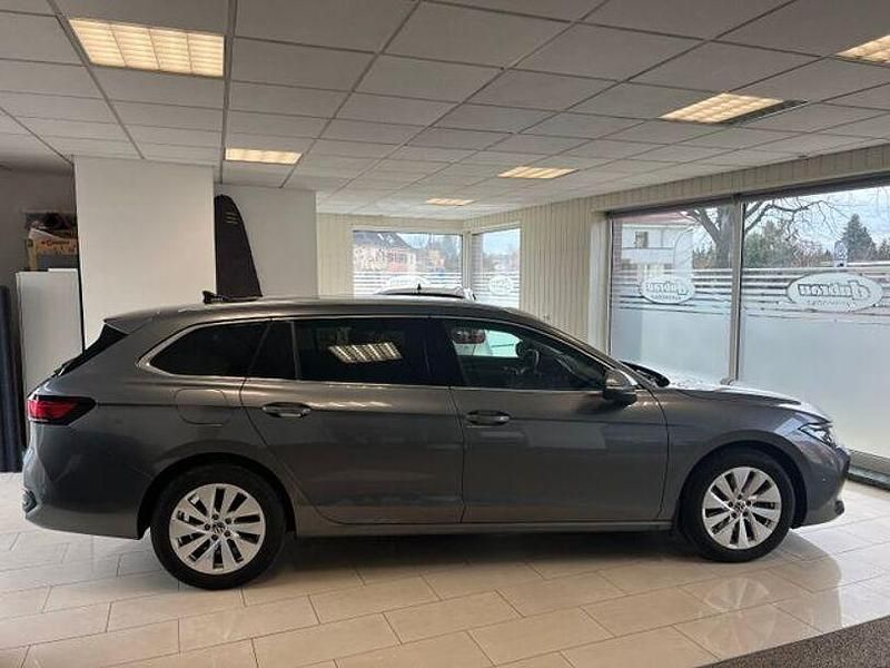 Gebraucht VW Passat 193 PS (141 kW) 2024 Grau Kombi