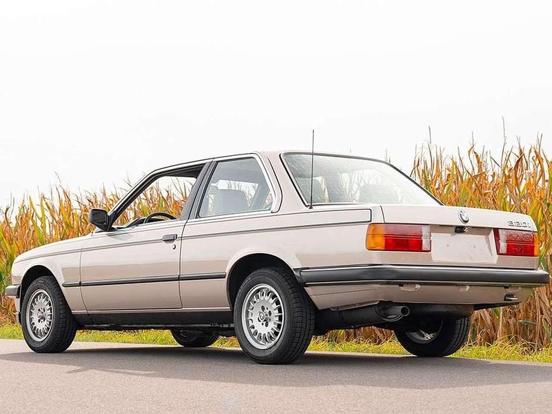 Gebraucht BMW 320 125 PS (91 kW) 1983 Bronzitbeige metallic Coupé