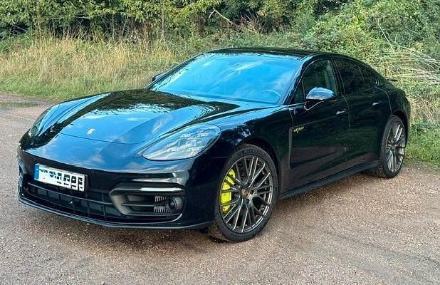 Schwarz Gebraucht 2022 Porsche Panamera 4 Platinum Edition Limousine | 88.700 € (Fairer Preis) - Bild 1/4