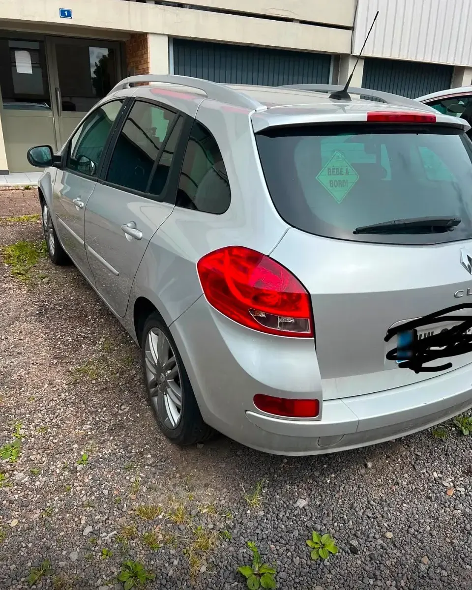 Gebraucht Renault Clio 106 PS (77 kW) 2011 Grau Kombi