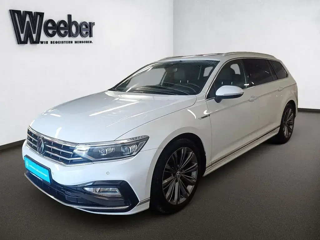 Gebraucht VW Passat Elegance 150 PS (110 kW) 2024 Gletscherweiß (metallic) Kombi