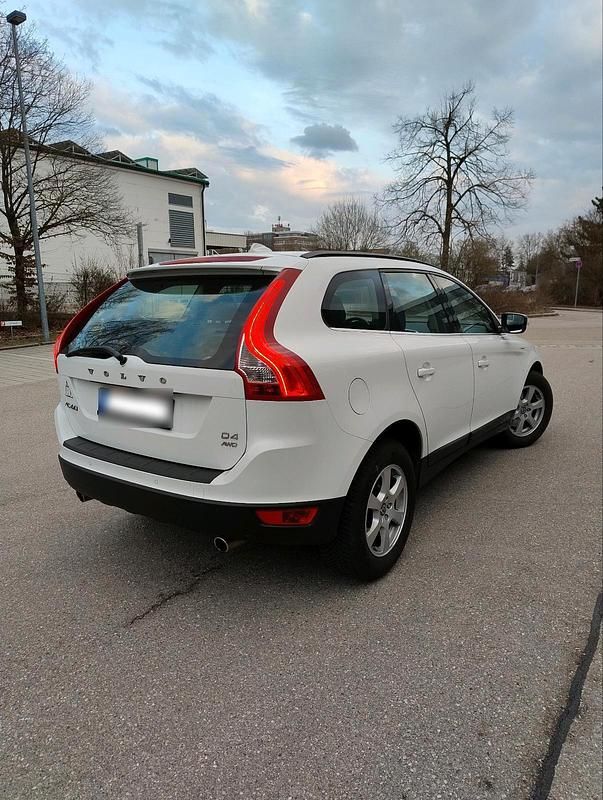 Gebraucht Volvo XC60 163 PS (119 kW) 2012 Weiß SUV