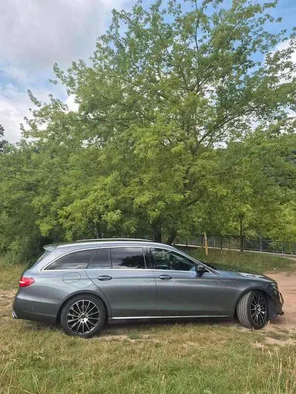 Gebraucht Mercedes E300 Avantgarde 245 PS (180 kW) 2019 Grau Kombi