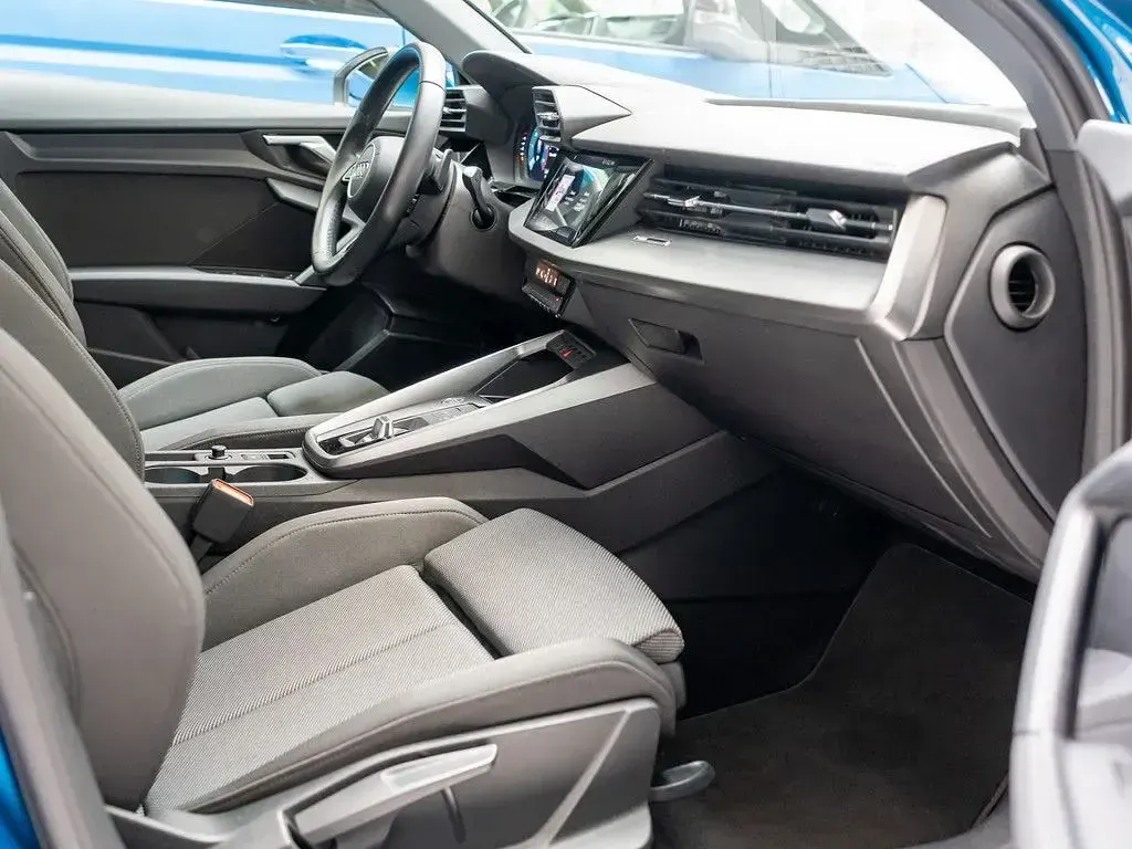 Gebraucht Audi A3 Advanced 116 PS (85 kW) 2022 Atollblau metallic Limousine