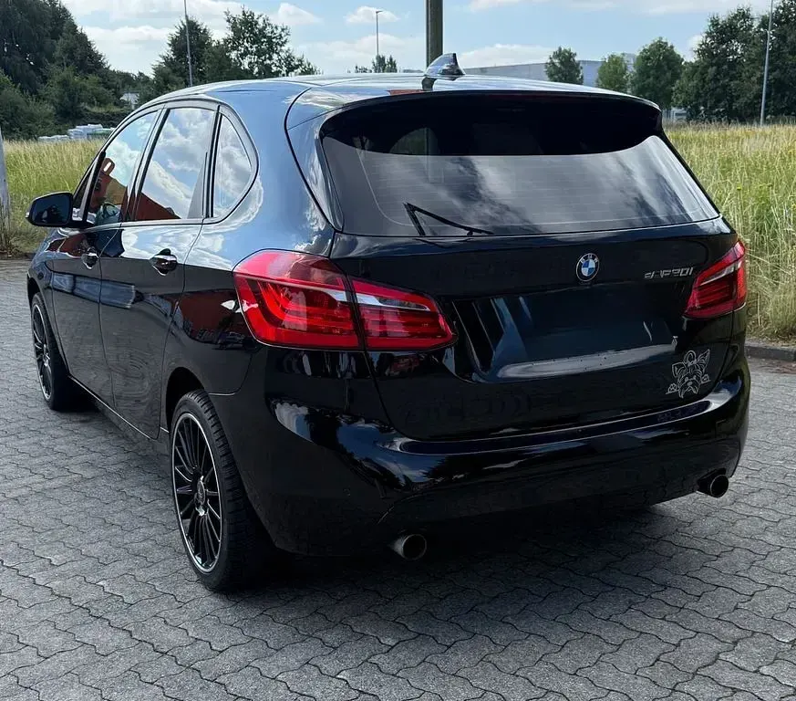Gebraucht BMW 220 Active Tourer Advantage 192 PS (141 kW) 2017 Schwarz Van / Kleinbus