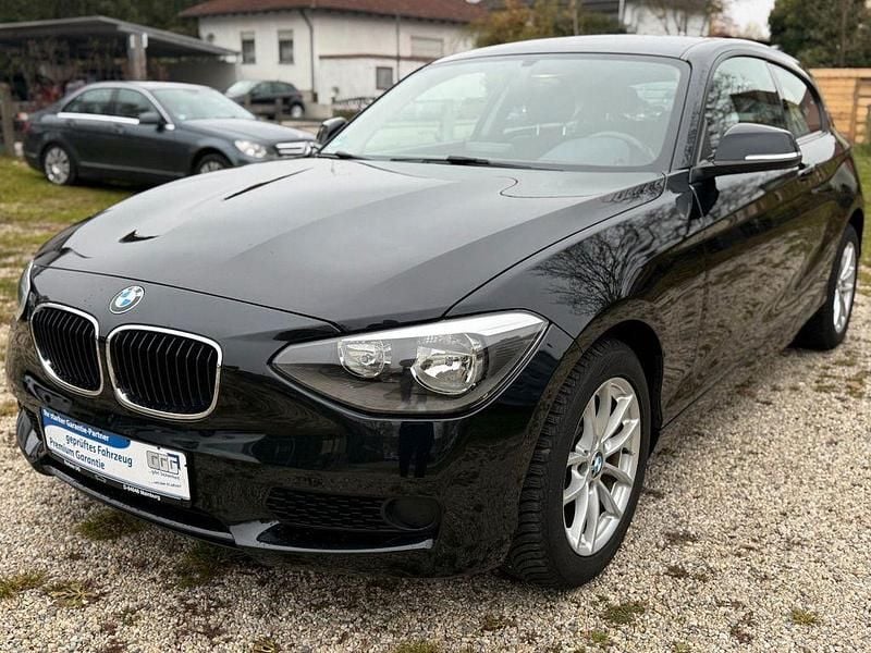 Schwarz Gebraucht 2013 BMW 116 Advantage Kleinwagen | 9.490 € (Fairer Preis) - Bild 1/4