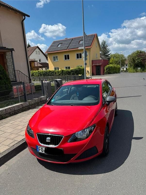 Rot Gebraucht 2011 Seat Ibiza Kleinwagen | 2.499 € - Bild 1/4