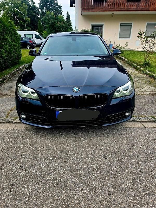 Blau Gebraucht 2014 BMW 520 Limousine | 10.300 € (Fairer Preis) - Bild 1/4