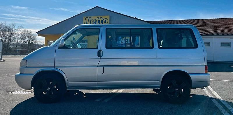 Gebraucht VW Multivan 102 PS (75 kW) 2021 Silber Van