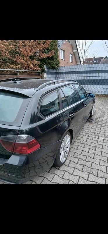Gebraucht BMW 320 163 PS (119 kW) 2007 Schwarz Kombi