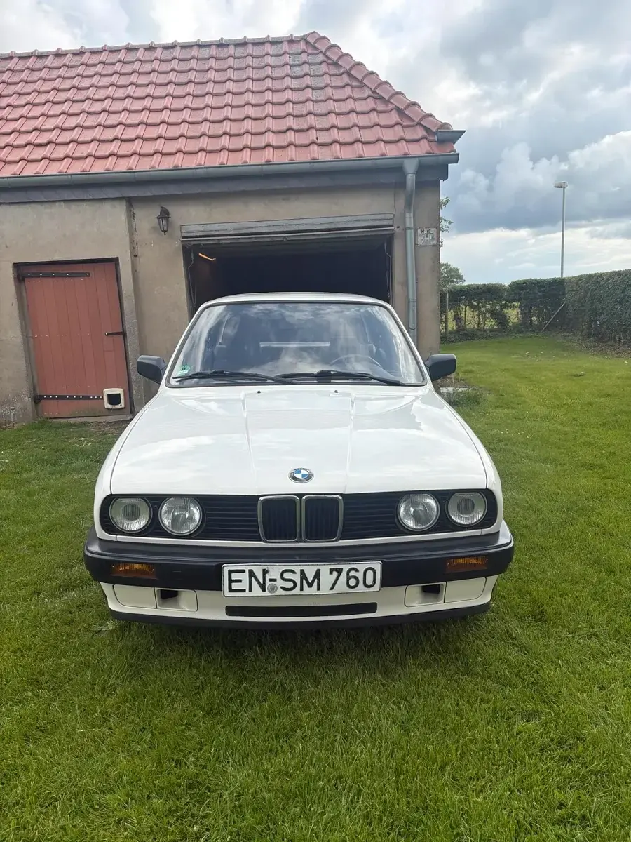 Gebraucht BMW 316 102 PS (75 kW) 1988 Weiß Coupé