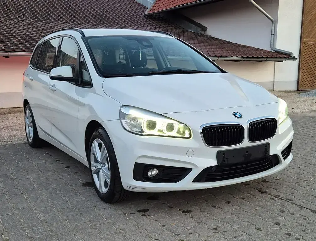 Gebraucht BMW 216 Gran Tourer Sport Line 102 PS (75 kW) 2016 Weiß Van / Kleinbus