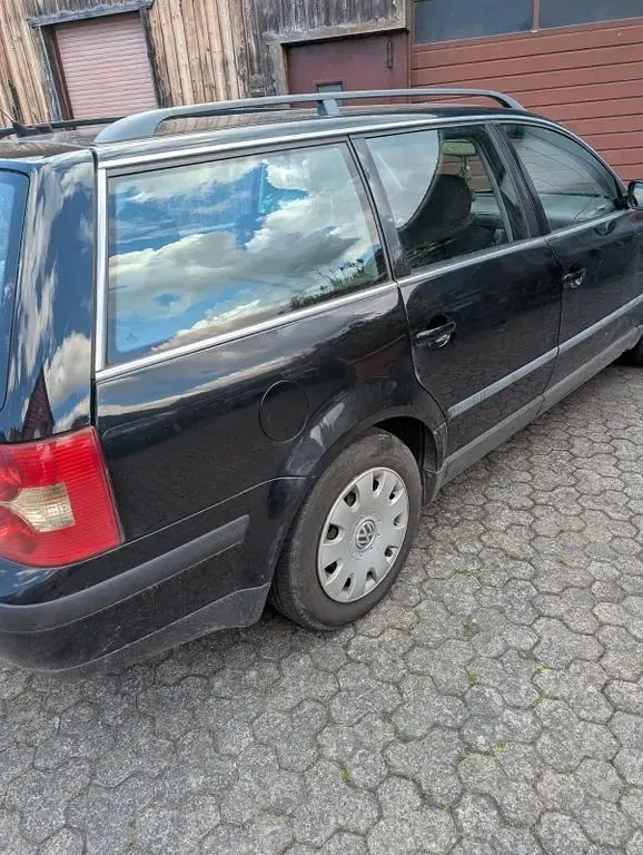 Gebraucht VW Passat Trendline 131 PS (96 kW) 2002 Schwarz Kombi