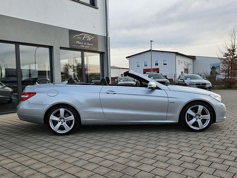 Usata Mercedes E250 Avantgarde 204 CV (150 kW) 2011 Argento Cabrio