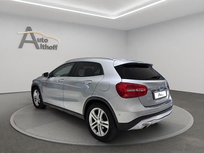 Gebraucht Mercedes GLA250 211 PS (155 kW) 2014 Silber SUV