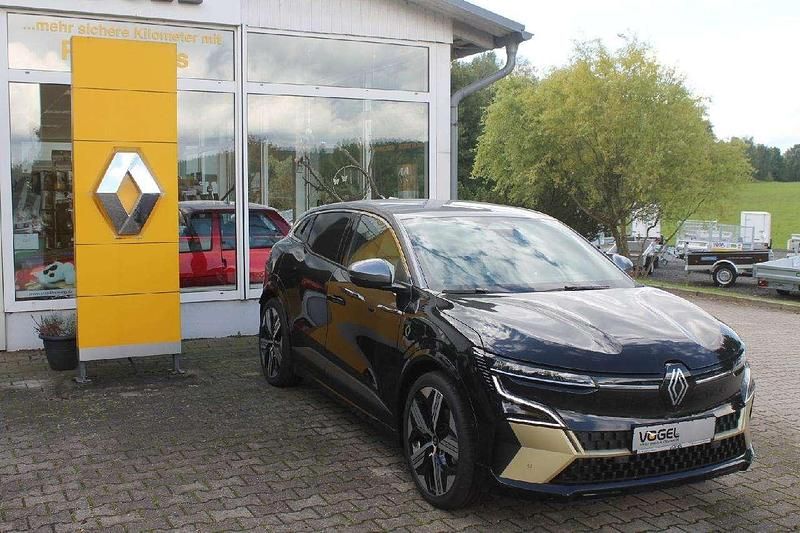 Schwarz mettalic Gebraucht 2022 Renault Mégane Iconic Limousine | 34.800 € (Teuer) - Bild 1/4