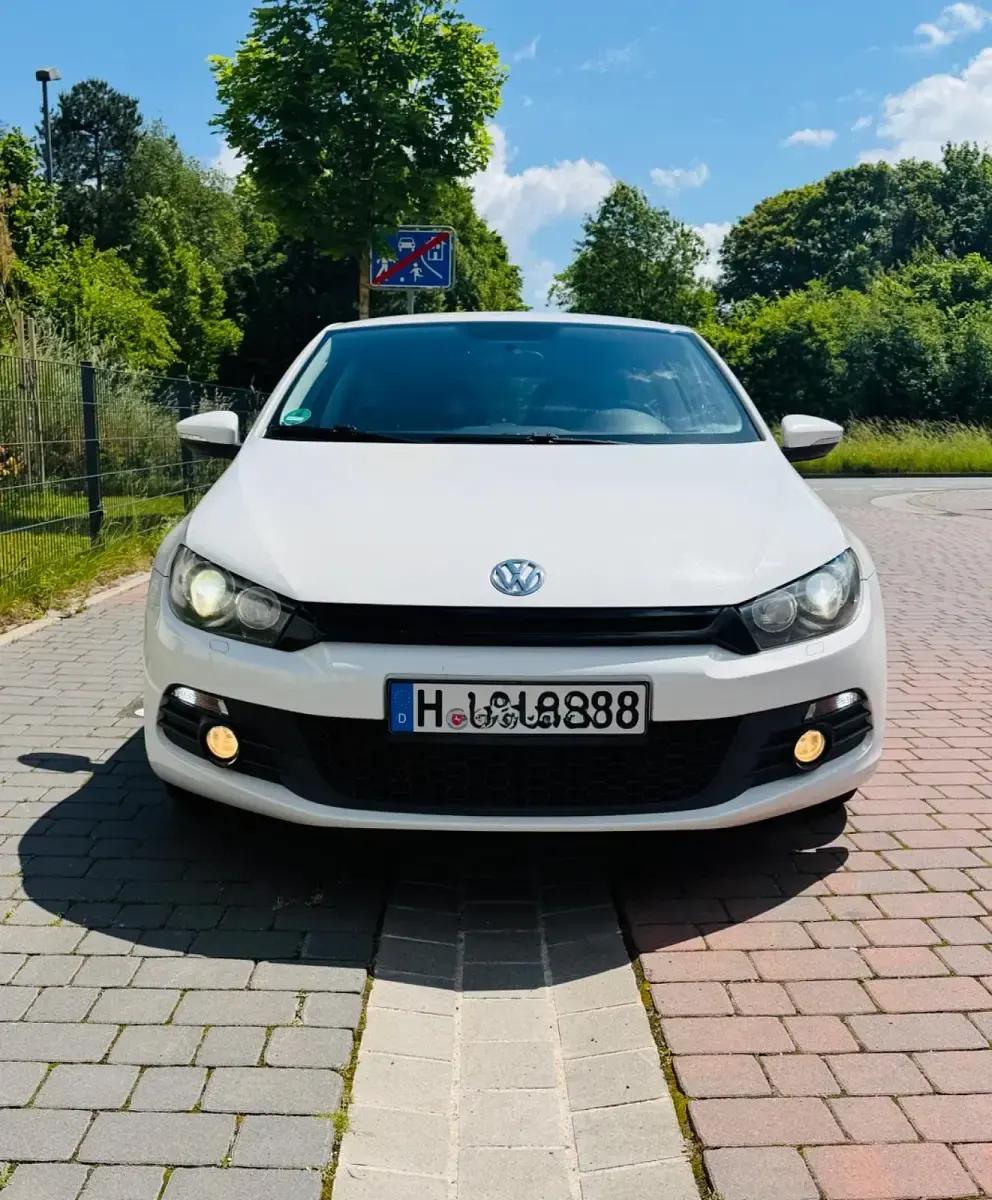 Gebraucht VW Scirocco 160 PS (117 kW) 2009 Weiß Coupé